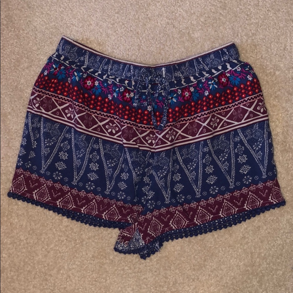 Hollister flowy shorts